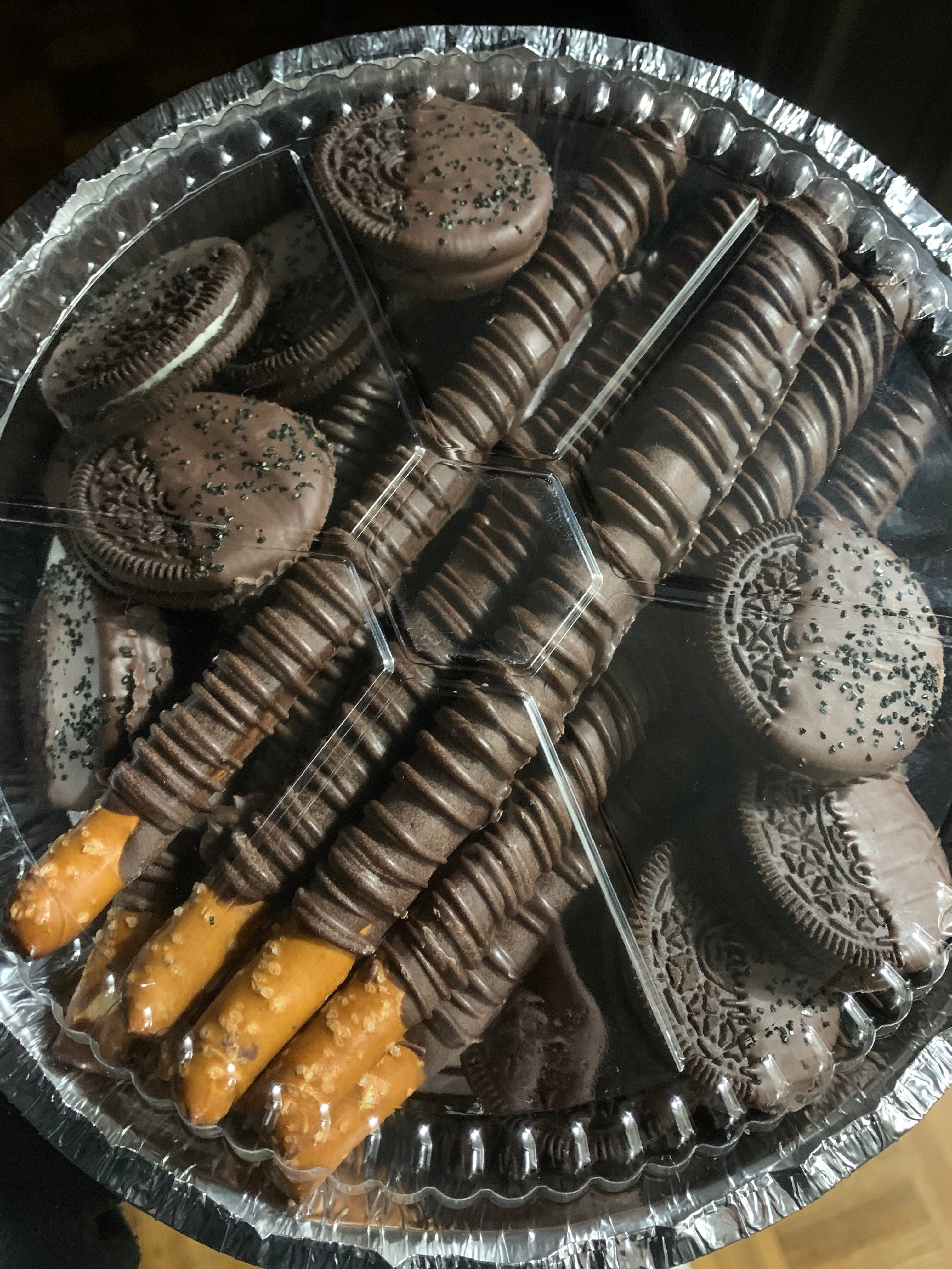 Chocolate Covered Pretzels & Dipped Oreos Party Tray